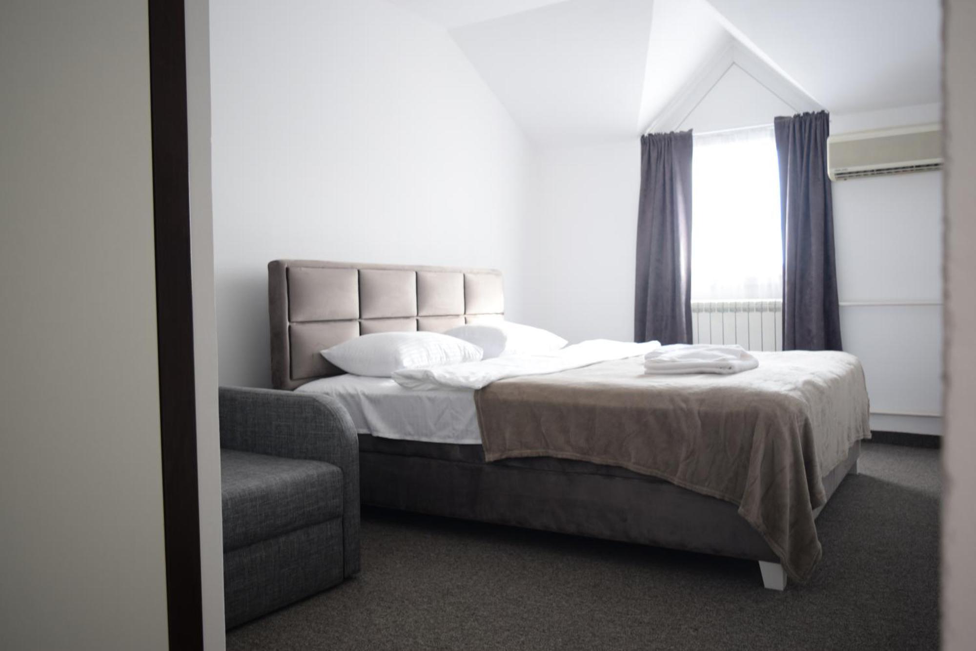 Hotel Tiski Cvet Novi Becej ภายนอก รูปภาพ