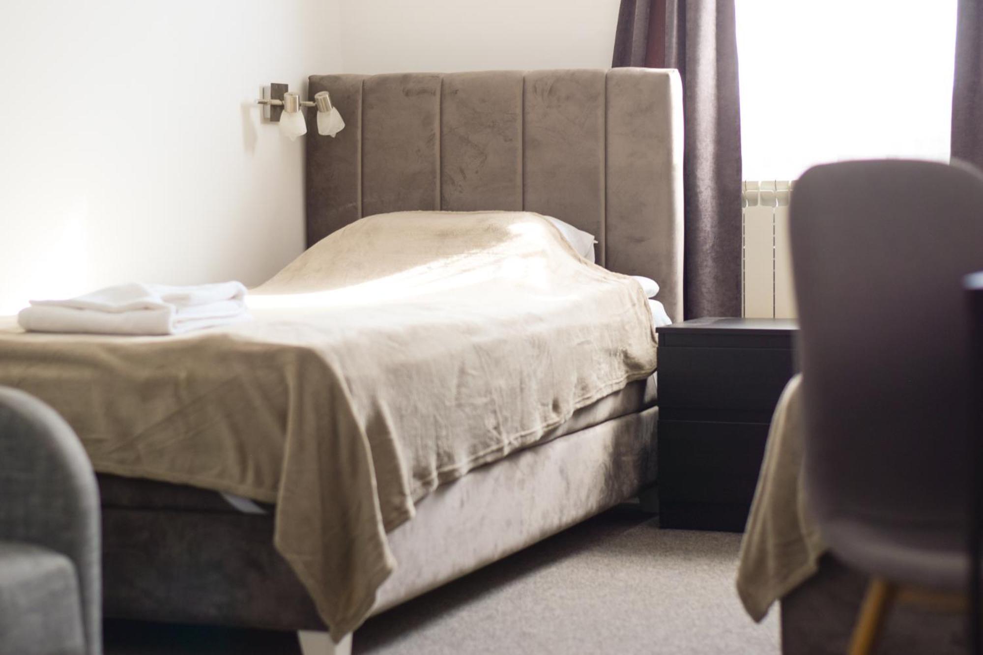 Hotel Tiski Cvet Novi Becej ภายนอก รูปภาพ