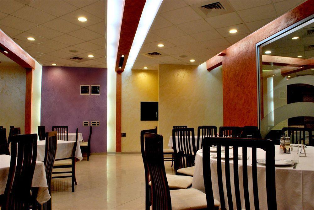 Hotel Tiski Cvet Novi Becej ภายนอก รูปภาพ