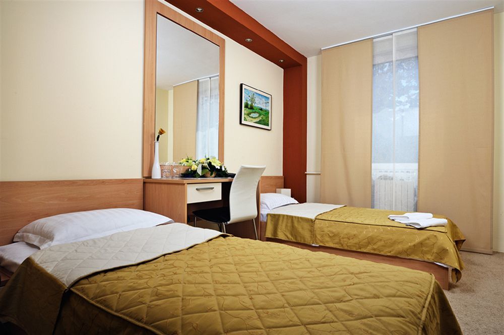Hotel Tiski Cvet Novi Becej ภายนอก รูปภาพ