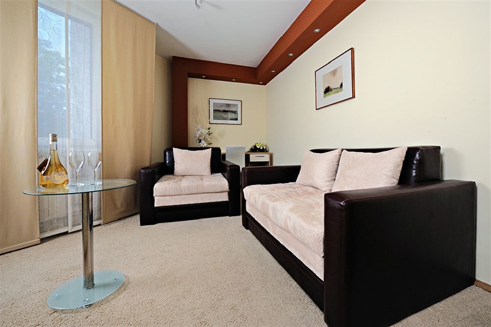 Hotel Tiski Cvet Novi Becej ภายนอก รูปภาพ